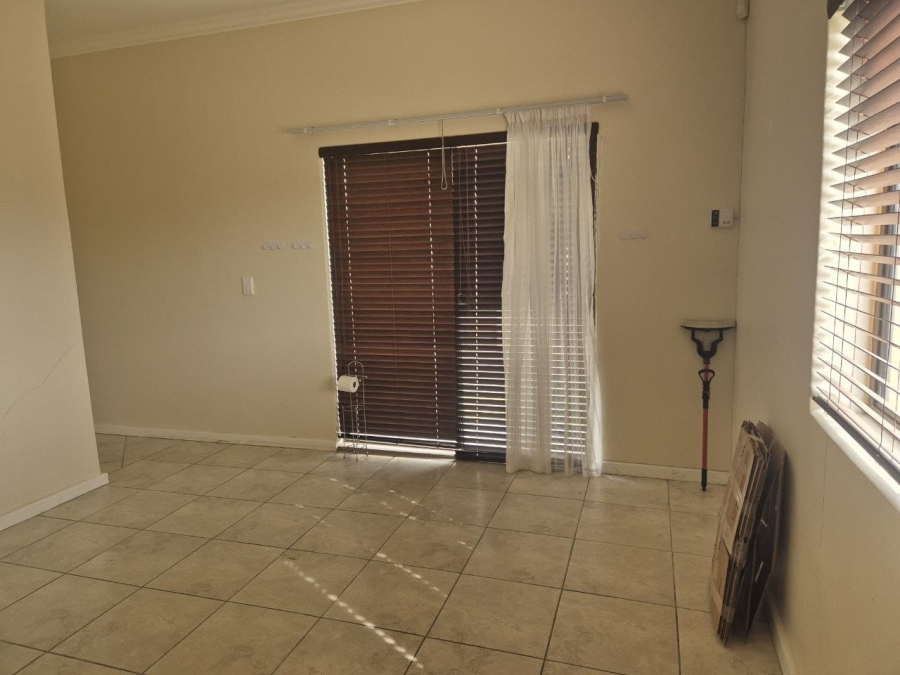 To Let 2 Bedroom Property for Rent in Sonstraal Heights Western Cape